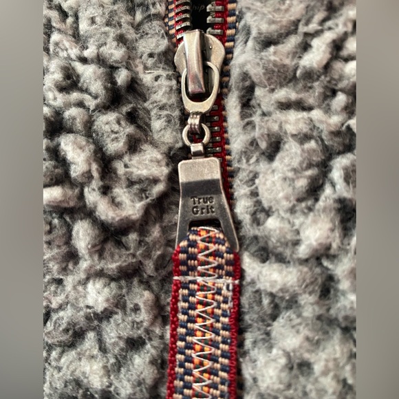 True Grit Women's Gray Zippered Sherpa Pullover Size Medium - Picture 4 of 7